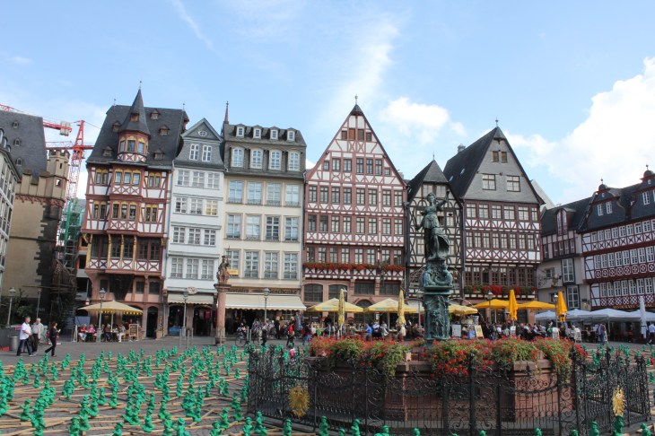 Frankfurt Belediye binasının olduğu meydan