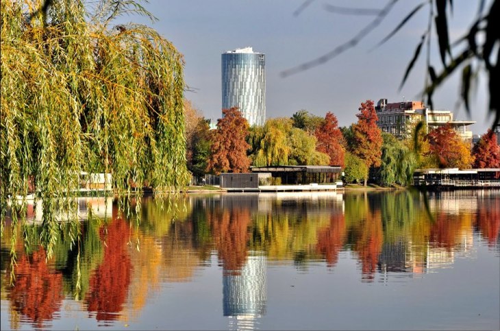 Bucharest-The-Litle-paris-green-places-Photo-Copyright-Gh.-Chelu-at-Parcul-Herăstrău.