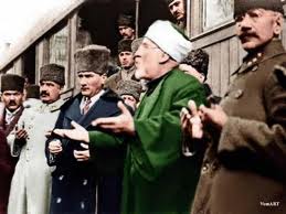 atatürk-ün-dua-ederken-fotoğrafı_70072